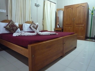 1473607608_3Villa bedroom.jpg